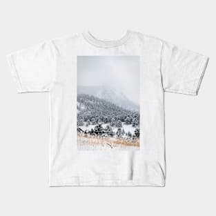 Cold breath of fresh air Kids T-Shirt